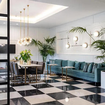 Akra V - Access To Akra Szálloda