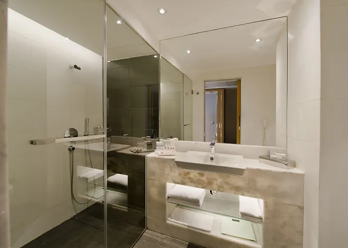 Akra V - Access To Akra