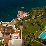 Akra V - Access To Akra 4*